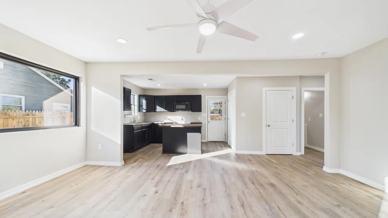 Photo 18 — 2112 31st Street, Lubbock, TX 79411