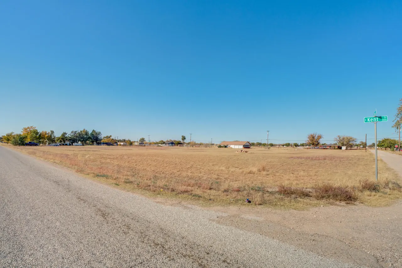 Photo 2 — 301 E Kent Street, Lubbock, TX 79403