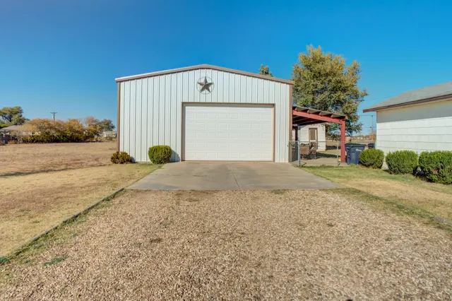 Photo 3 — 301 E Kent Street, Lubbock, TX 79403
