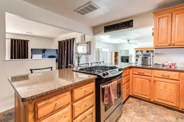 Photo 8 — 301 E Kent Street, Lubbock, TX 79403
