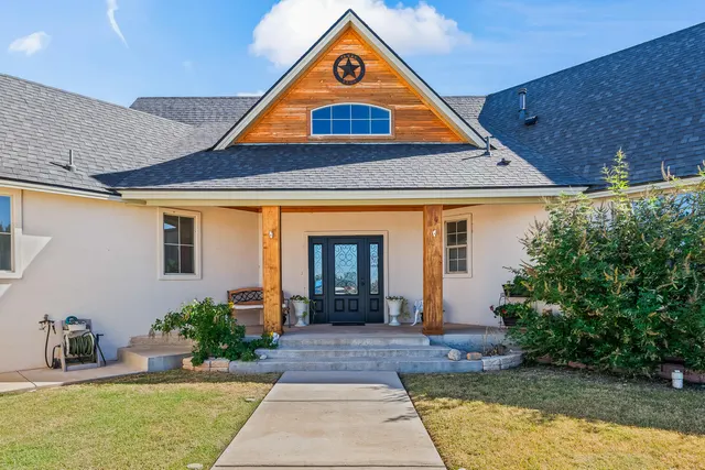 Photo 5 — 304 Palomino Drive, Lubbock, TX 79404
