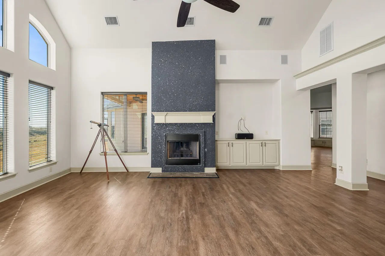 Photo 10 — 304 Palomino Drive, Lubbock, TX 79404