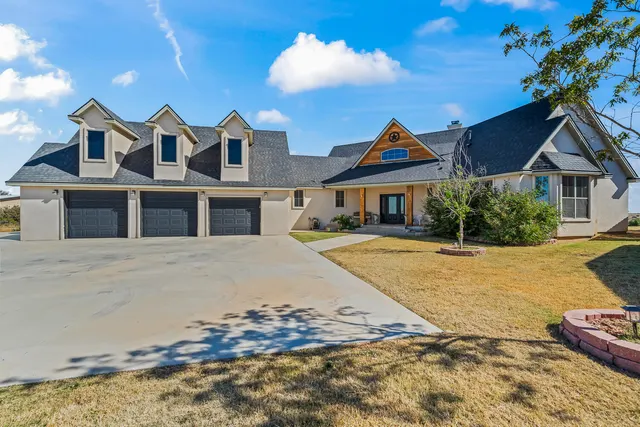 Front exterior — 304 Palomino Drive, Lubbock, TX 79404