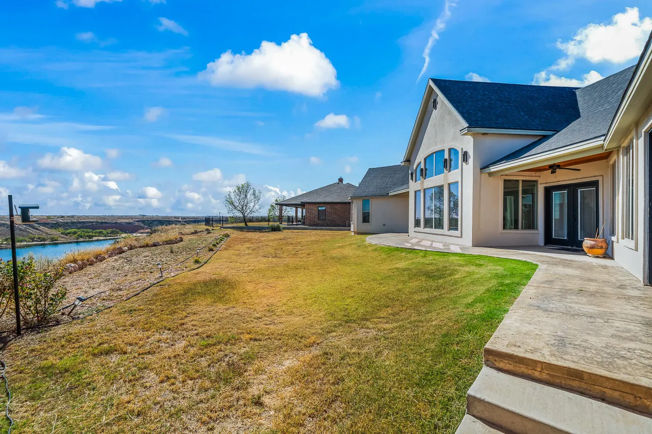 Photo 2 — 304 Palomino Drive, Lubbock, TX 79404