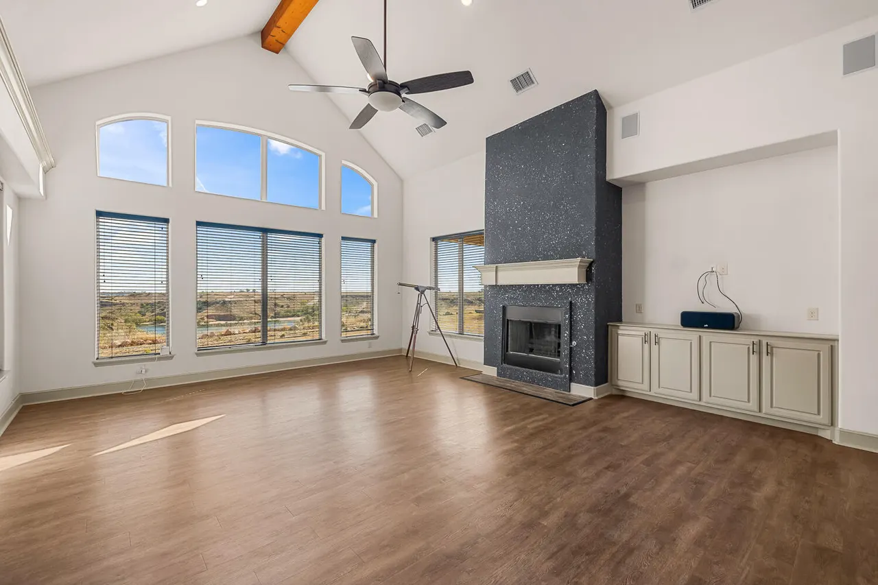 Photo 13 — 304 Palomino Drive, Lubbock, TX 79404