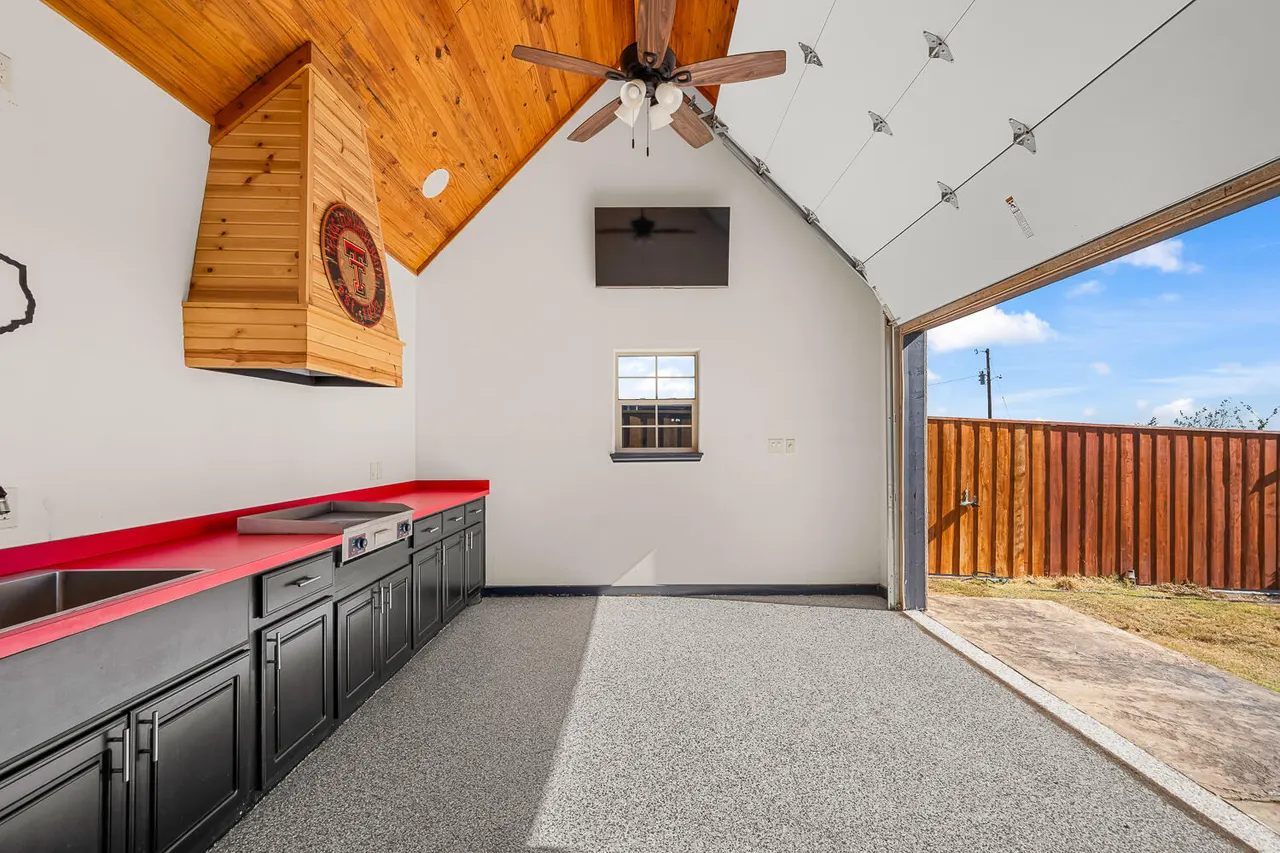 Photo 27 — 304 Palomino Drive, Lubbock, TX 79404