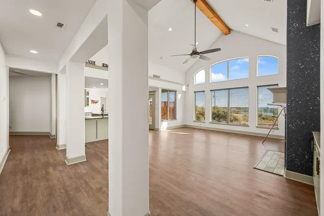 Photo 8 — 304 Palomino Drive, Lubbock, TX 79404