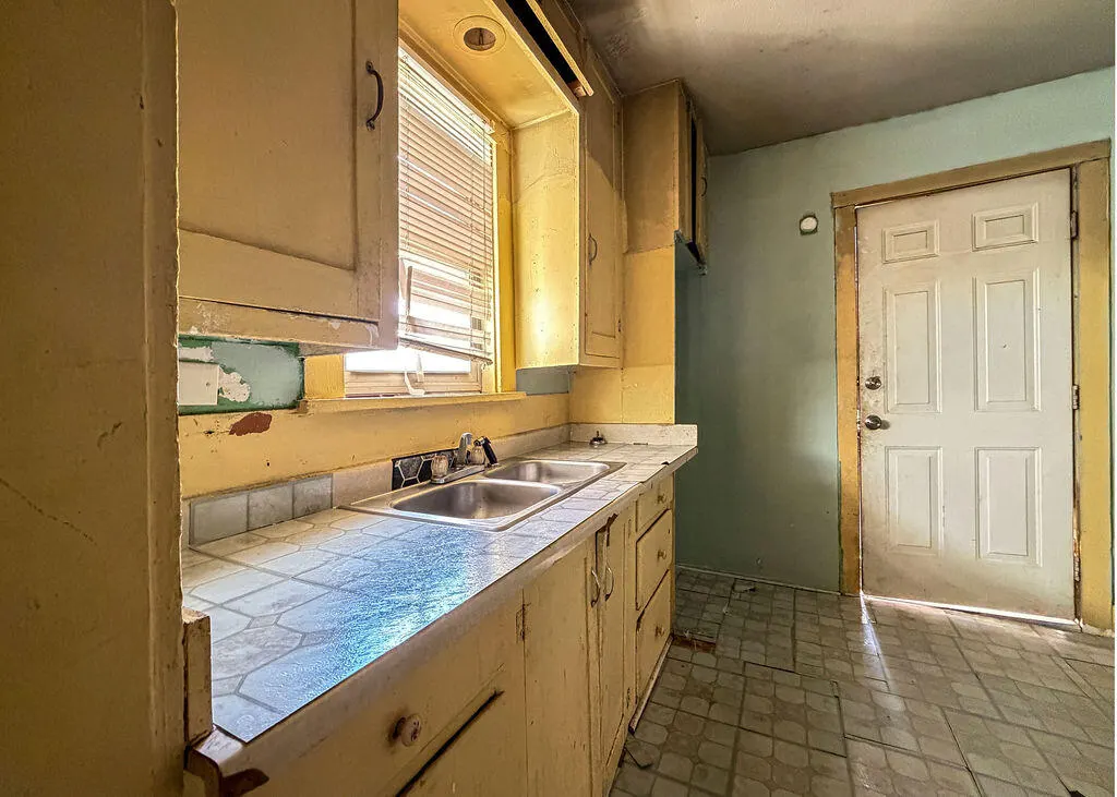 Photo 7 — 1204 Galveston Street, Plainview, TX 79072