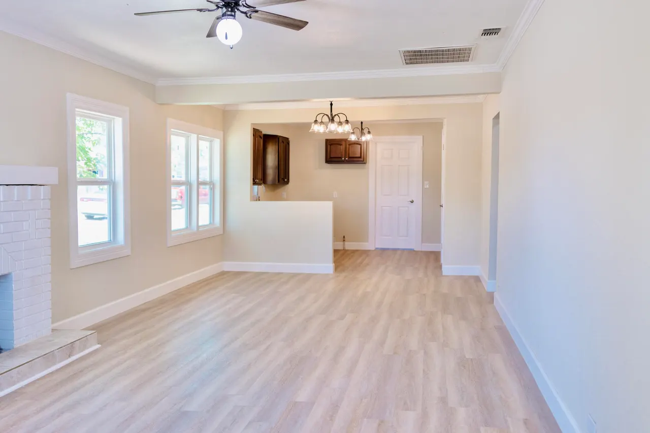 Photo 6 — 1410 W 8th Street, Plainview, TX 79072