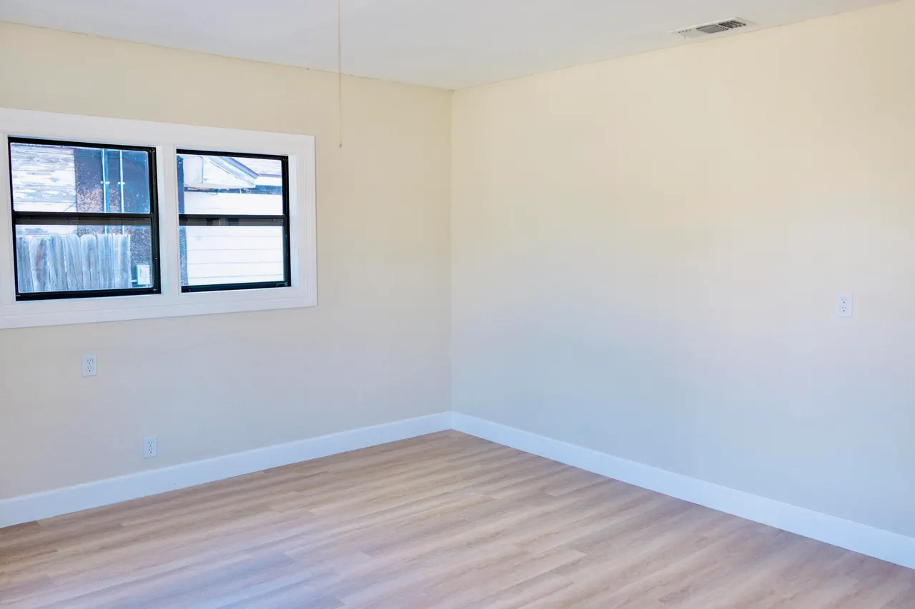 Photo 14 — 1410 W 8th Street, Plainview, TX 79072