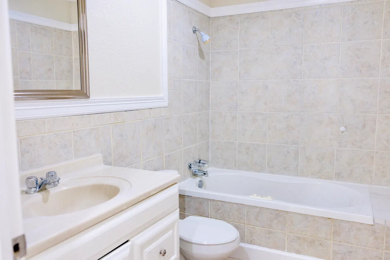 Photo 16 — 1410 W 8th Street, Plainview, TX 79072