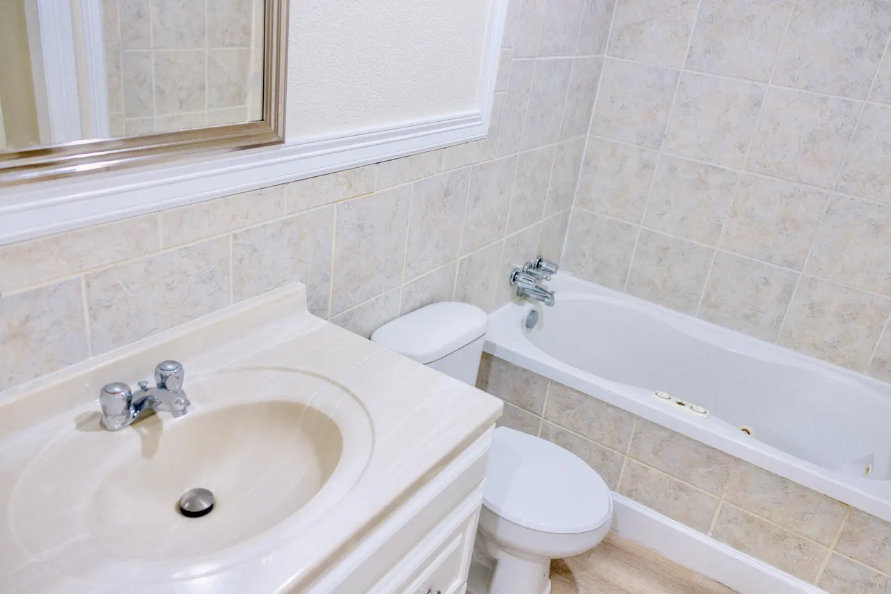 Photo 17 — 1410 W 8th Street, Plainview, TX 79072
