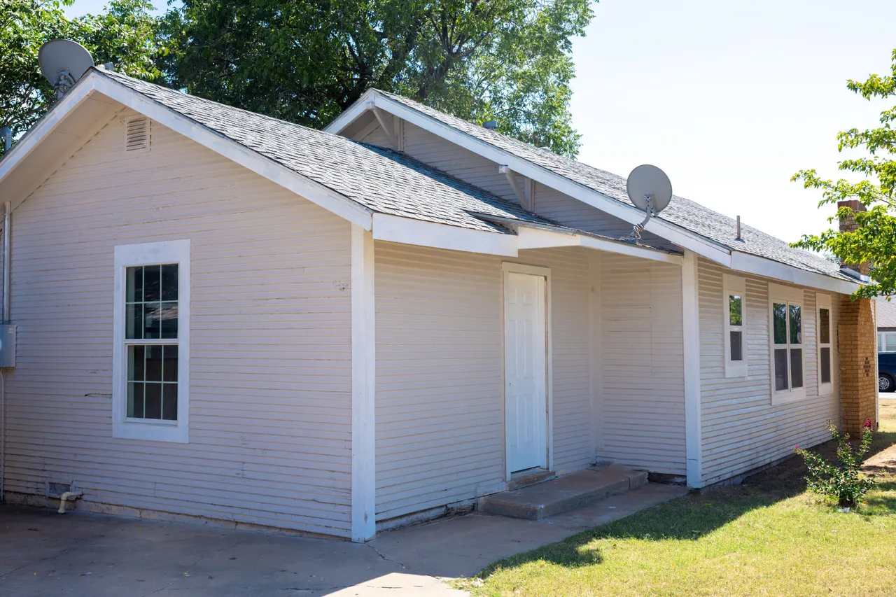Photo 22 — 1410 W 8th Street, Plainview, TX 79072