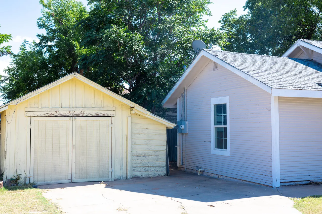Photo 23 — 1410 W 8th Street, Plainview, TX 79072