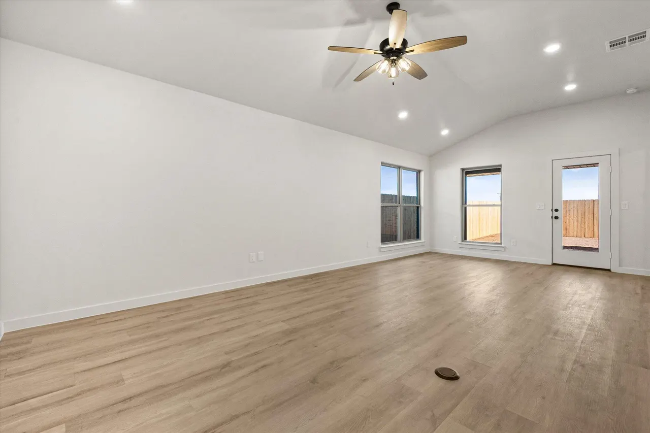 Photo 5 — 2006 Cottonwood Avenue, Wolfforth, TX 79382