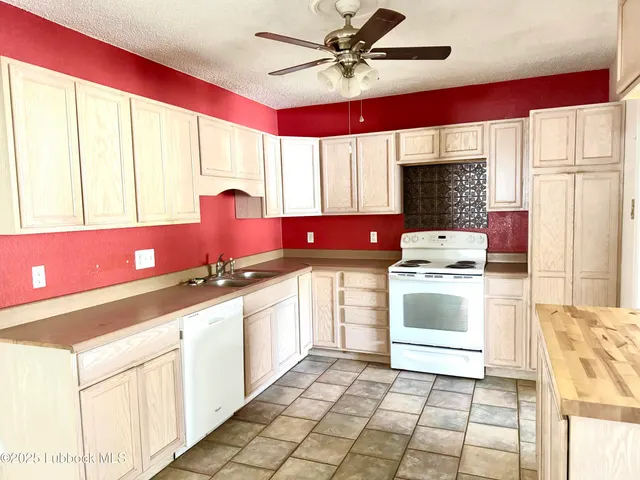 Photo 8 — 2518 37th Street, Lubbock, TX 79413