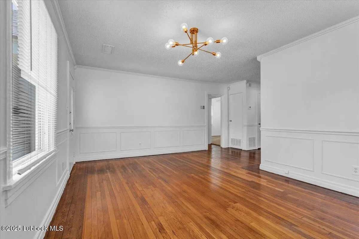 Photo 7 — 2427 26th Street, Lubbock, TX 79411