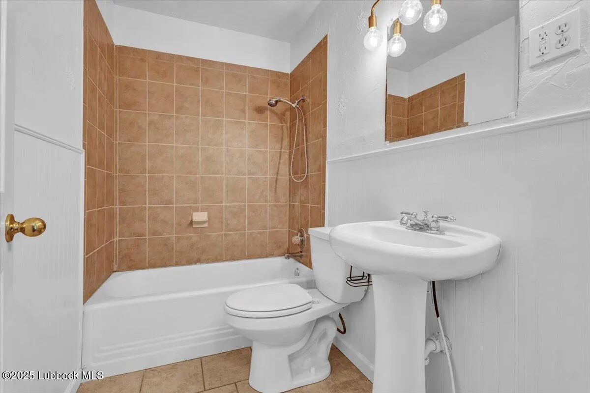 Photo 20 — 2427 26th Street, Lubbock, TX 79411
