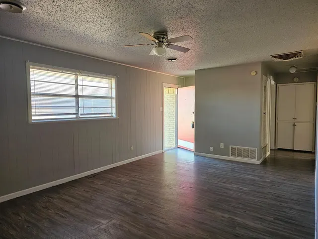 Photo 6 — 6501 Avenue R 6503, Lubbock, TX 79412