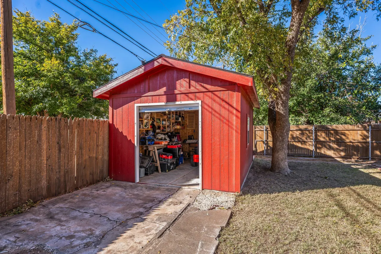 Photo 35 — 408 Hickory Street, Levelland, TX 79336