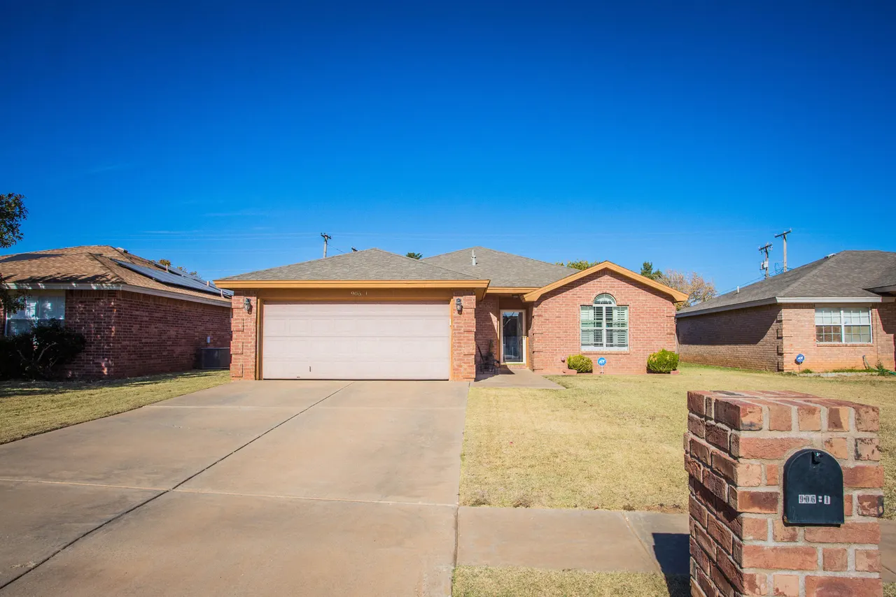 Photo 2 — 906 Xavier Street 1, Lubbock, TX 79403