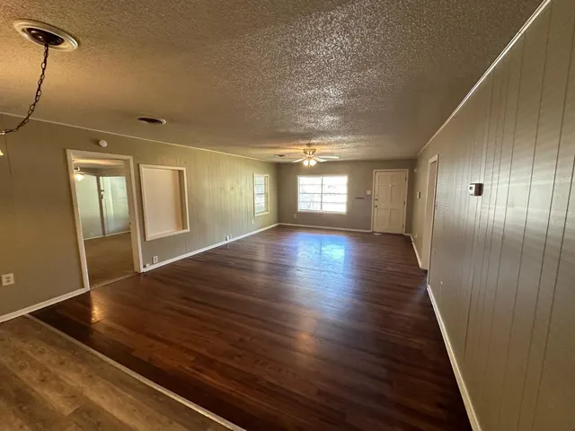 Photo 3 — 3113 26th Street, Lubbock, TX 79410