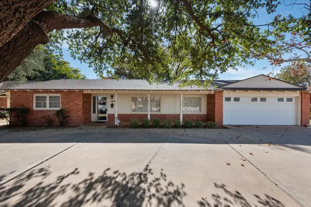 Front exterior — 1106 E Tate Street, Brownfield, TX 79316