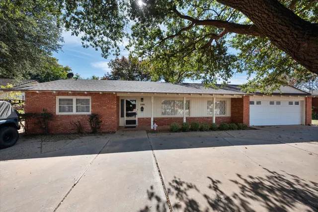 Photo 2 — 1106 E Tate Street, Brownfield, TX 79316