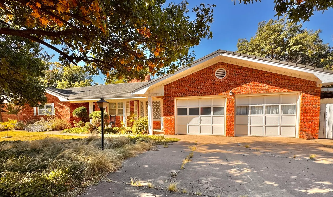 Front exterior — 1403 Amarillo Street, Plainview, TX 79072