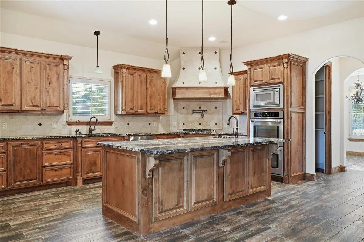 Photo 10 — 1204 N 14th Place, Wolfforth, TX 79382