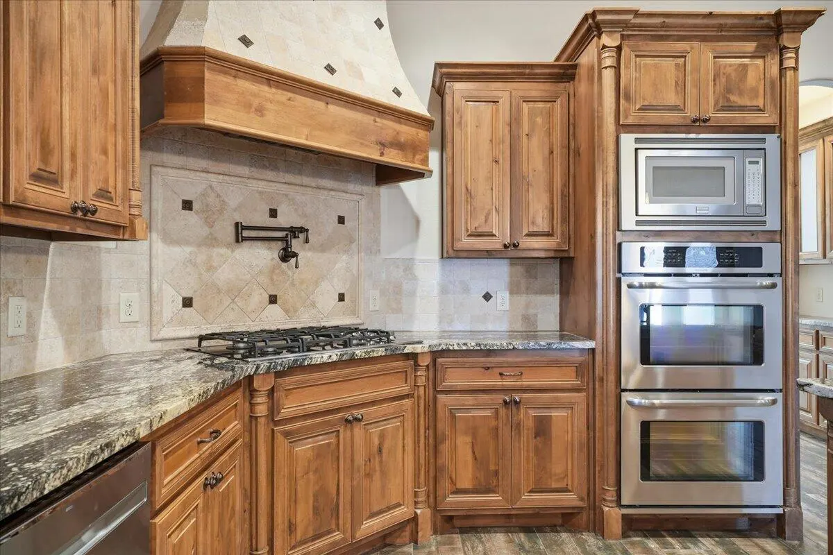 Photo 14 — 1204 N 14th Place, Wolfforth, TX 79382
