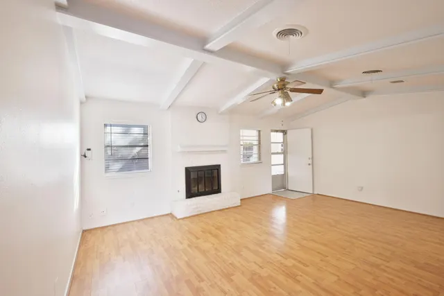 Photo 3 — 5427 40th Street, Lubbock, TX 79414