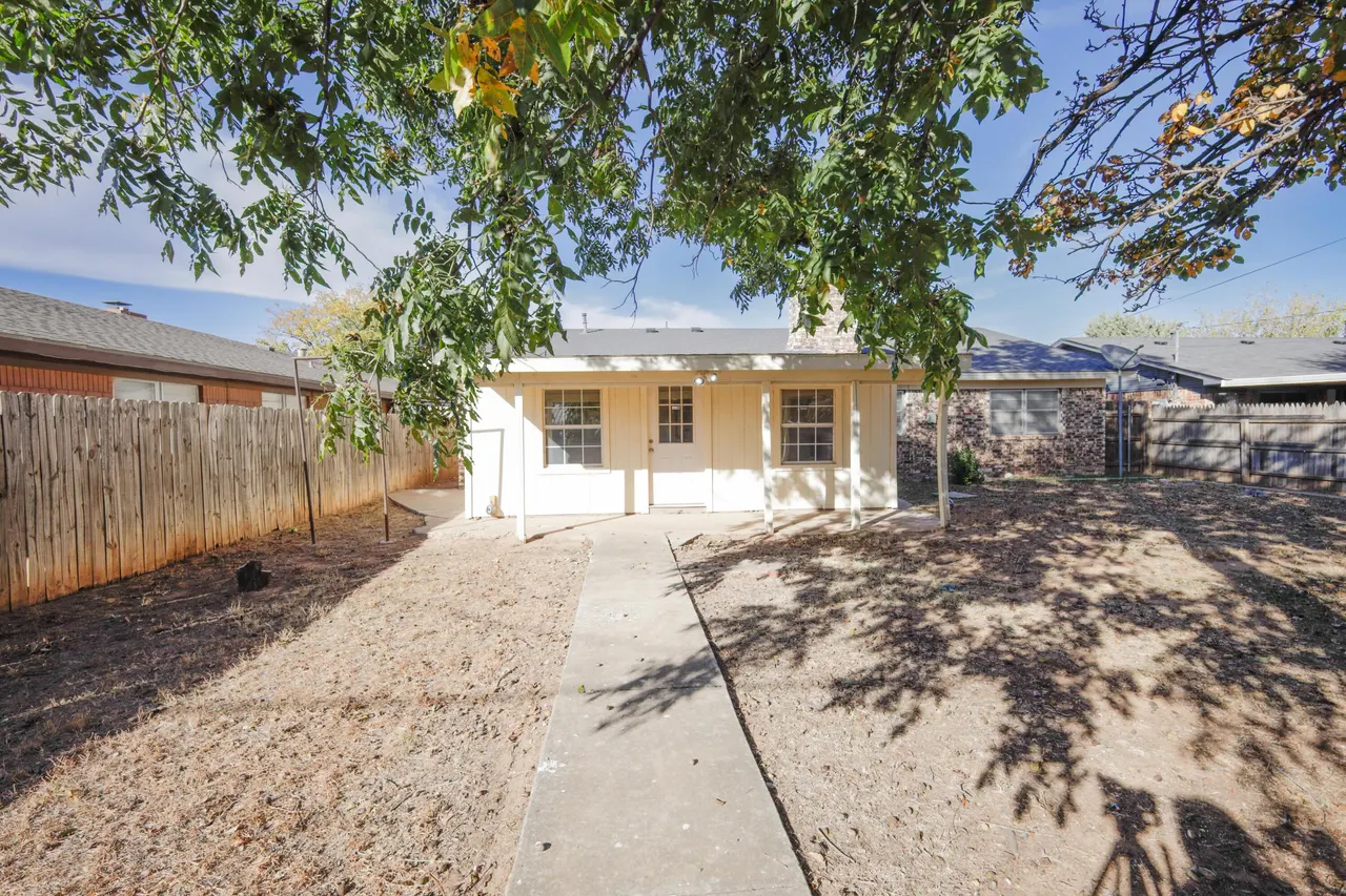 Photo 14 — 5427 40th Street, Lubbock, TX 79414