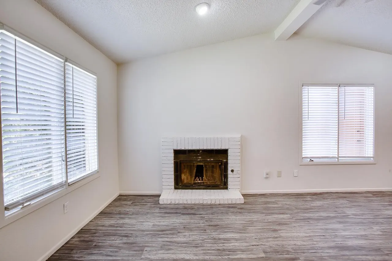 Photo 3 — 4749 2nd Street, Lubbock, TX 79416
