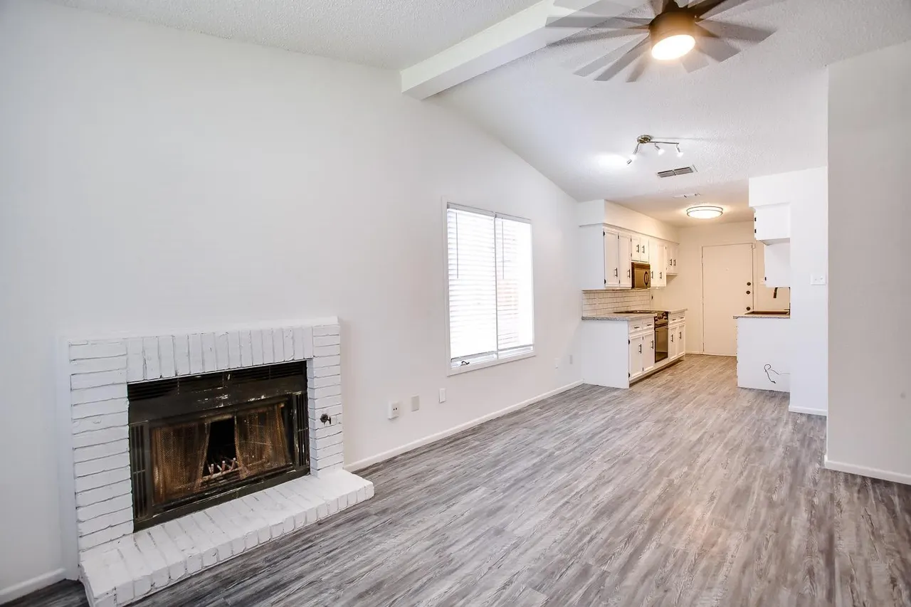 Photo 5 — 4749 2nd Street, Lubbock, TX 79416