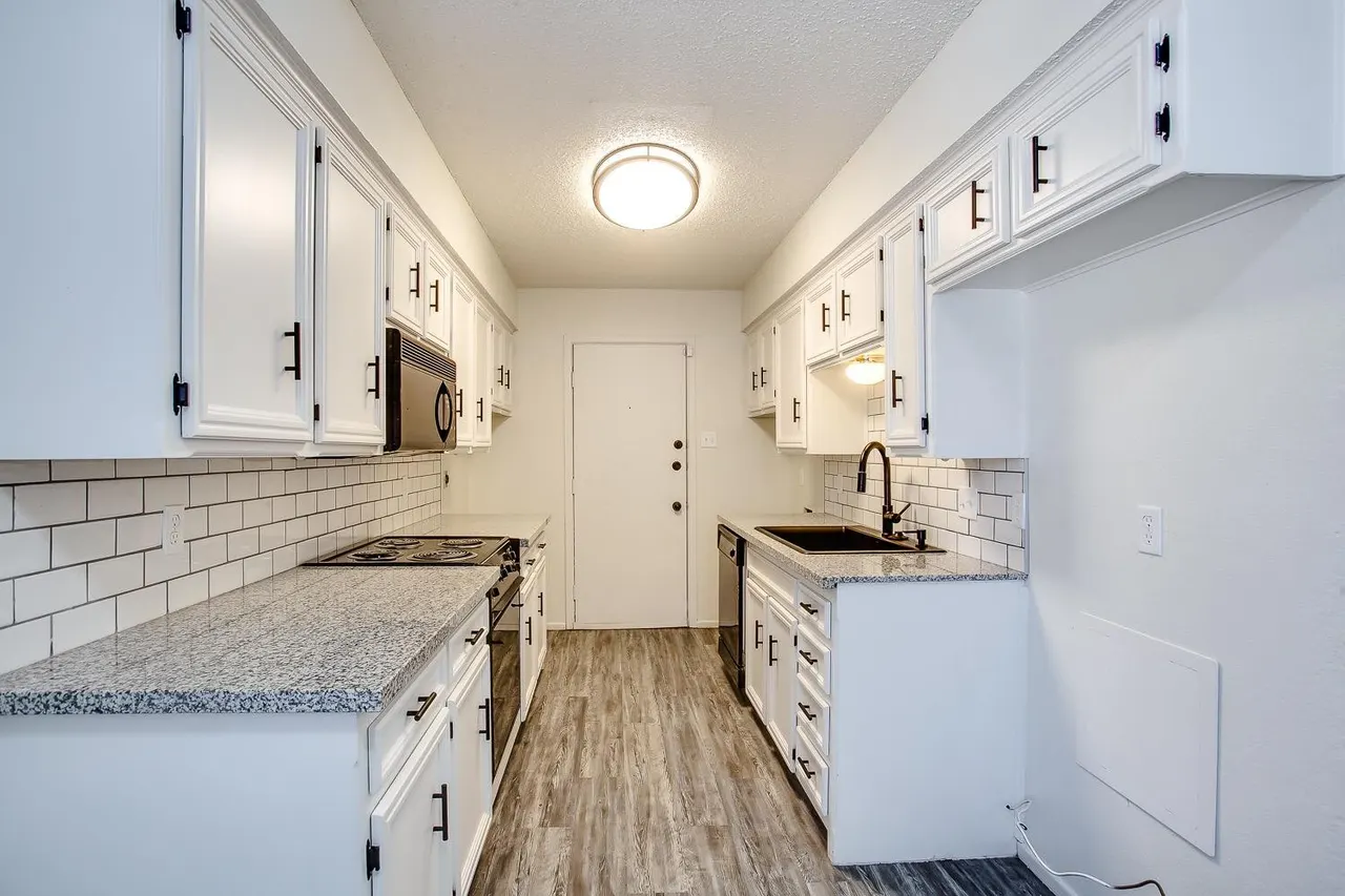 Photo 7 — 4749 2nd Street, Lubbock, TX 79416