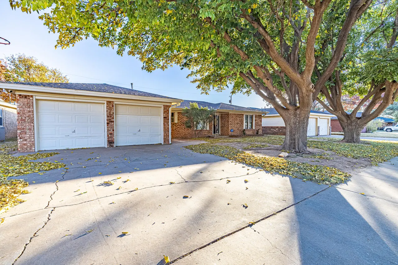 Photo 3 — 1414 5th Street, Shallowater, TX 79363