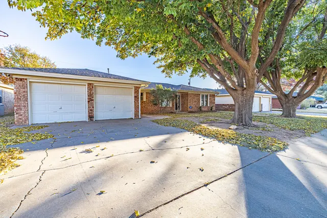 Photo 3 — 1414 5th Street, Shallowater, TX 79363