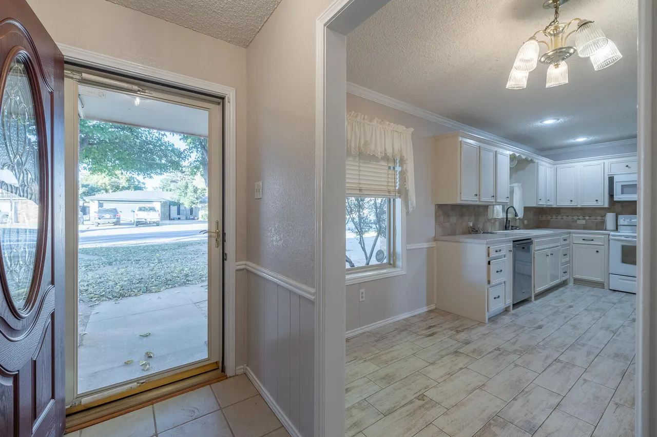 Photo 5 — 1414 5th Street, Shallowater, TX 79363