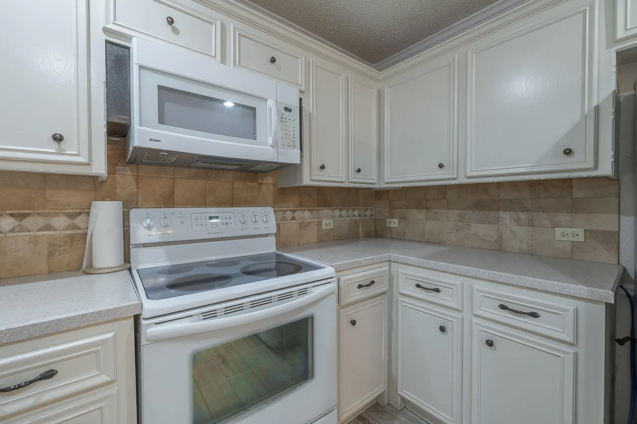 Photo 12 — 1414 5th Street, Shallowater, TX 79363