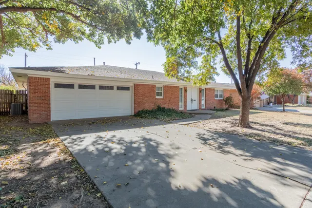 Photo 2 — 6019 Norfolk Avenue, Lubbock, TX 79413