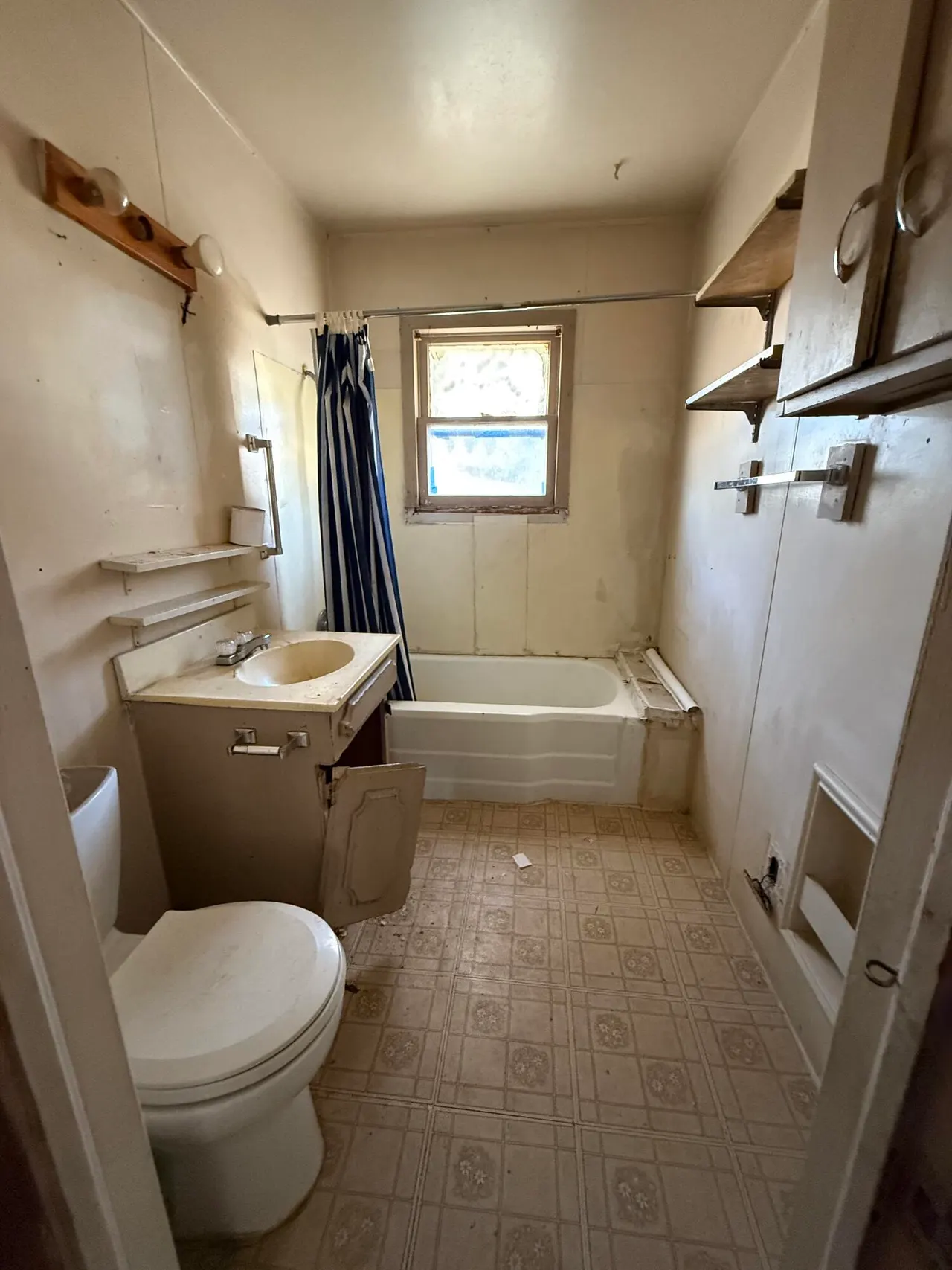 Photo 10 — 2419 39th Street, Lubbock, TX 79412