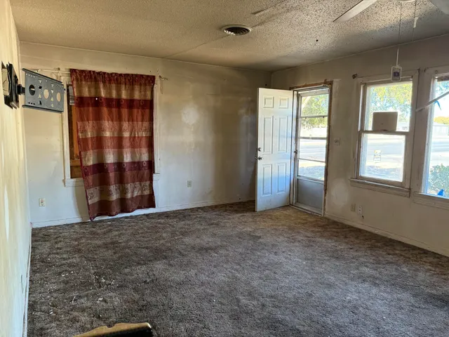 Photo 4 — 2419 39th Street, Lubbock, TX 79412