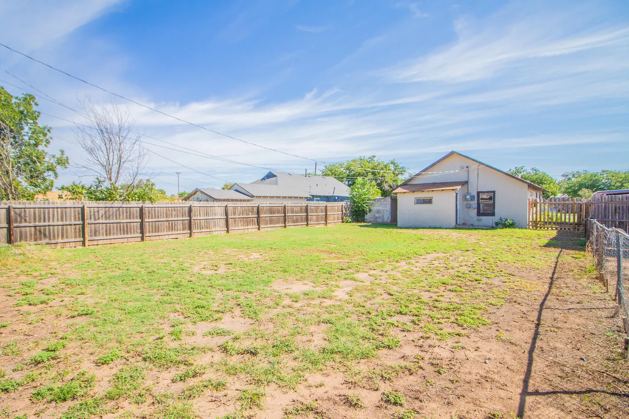 Photo 14 — 315 S 13th Street, Slaton, TX 79364