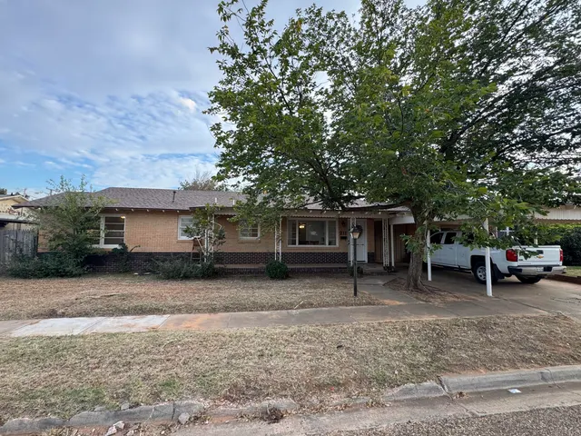Front exterior — 211 N 17th Street, Lamesa, TX 79331