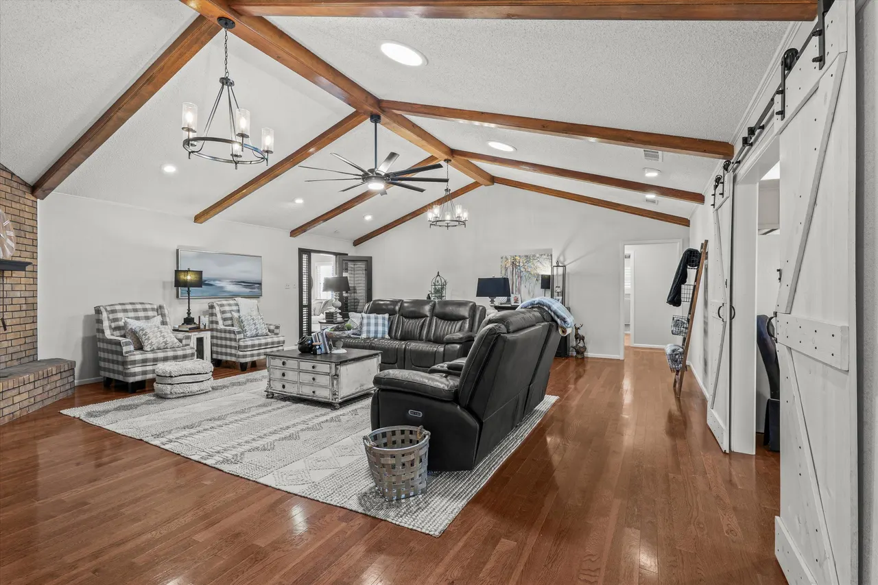 Photo 11 — 303 Cottonwood Lane, Levelland, TX 79336