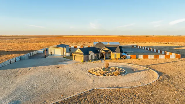 Photo 2 — 7723 E County Rd 5500, Idalou, TX 79329