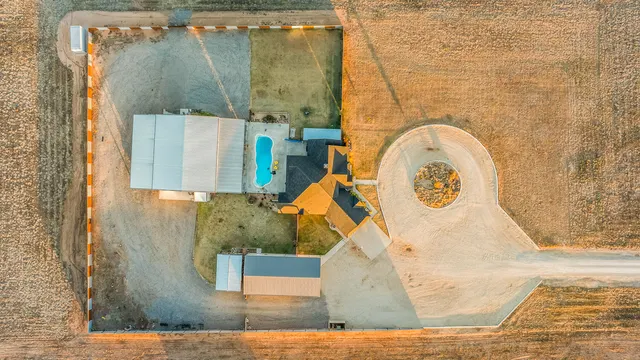 Photo 4 — 7723 E County Rd 5500, Idalou, TX 79329