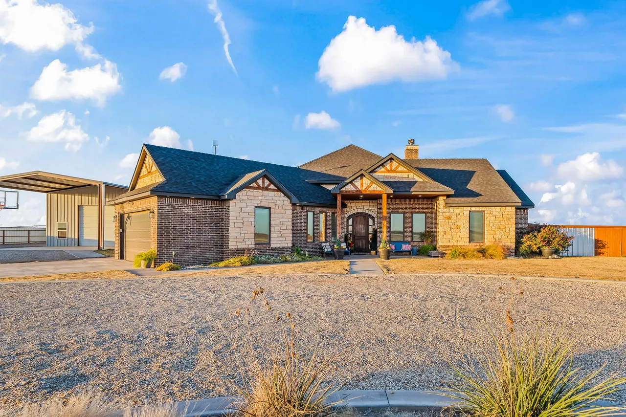 Front exterior — 7723 E County Rd 5500, Idalou, TX 79329