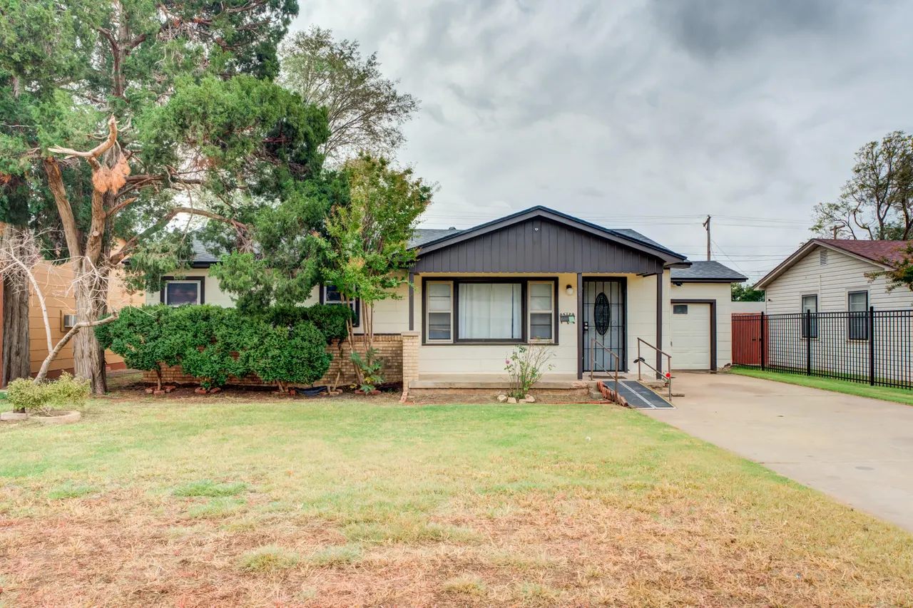 Photo 2 — 1915 46th Street, Lubbock, TX 79412